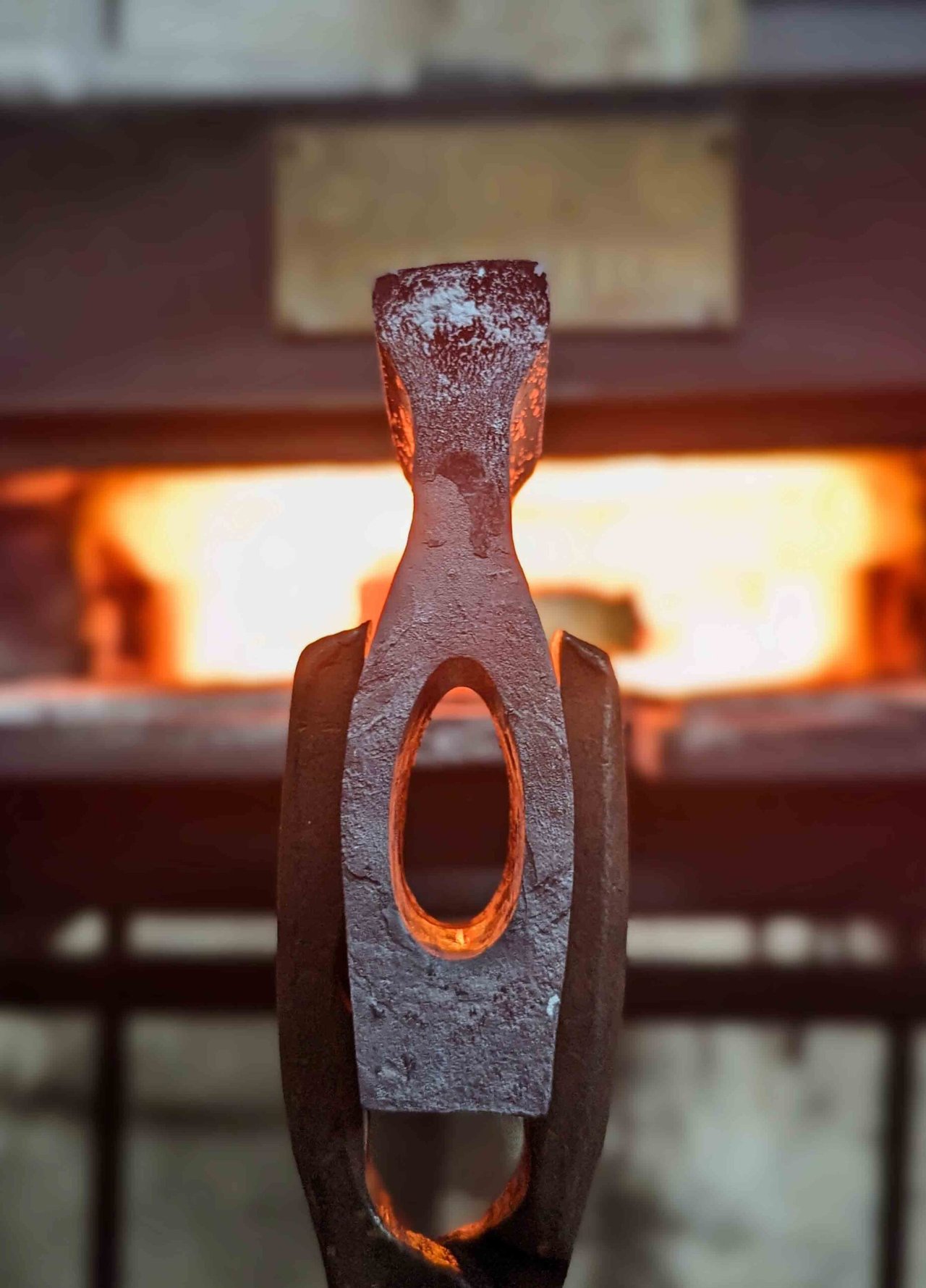 Thorn Wood Forge Axe Forging Demo | FREE