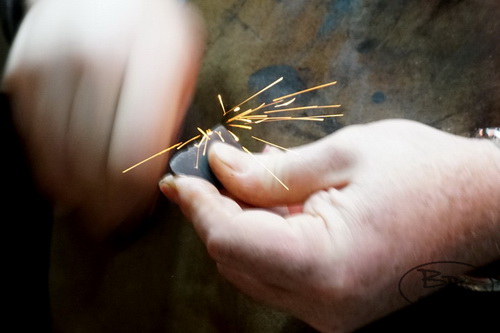 A PERECT SHOT of flint and steel sparks by beaver bushcraft